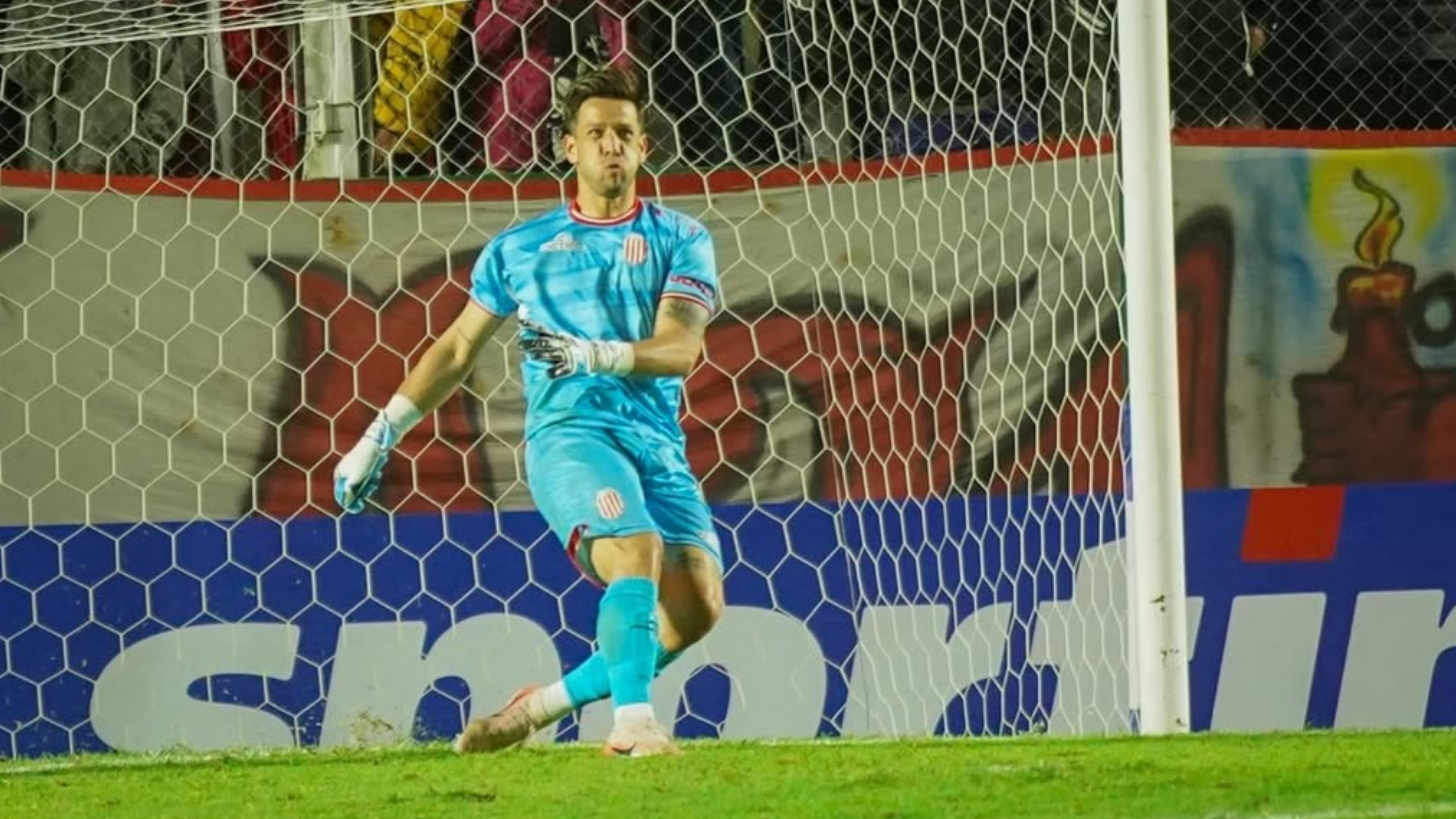 Juan Espínola, ex Olimpia, ahora defiende la portería de Barracas Central.