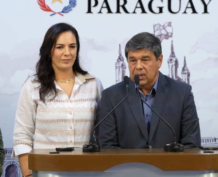 Ministra del MOPC Claudia Centurión y Hugo Arce, viceministro del ente.