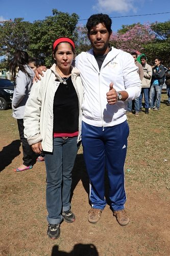 La pareja Riveros-Martínez que juntos fueron a buscar un trabajo y así construir juntos para su casa propia.
