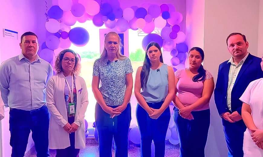 La ministra de Salud Pública, María Teresa Barán, realizó una visita al Hospital General de Itapúa, donde anunció la creación del Banco de Leche Materna.
