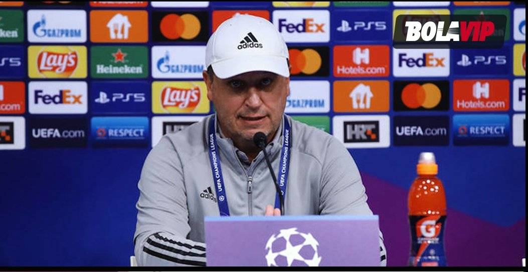De nacionalidad ucraniana, Vernydub fue futbolista profesional en la que entonces era la liga soviética.FOTO @entucanchaof