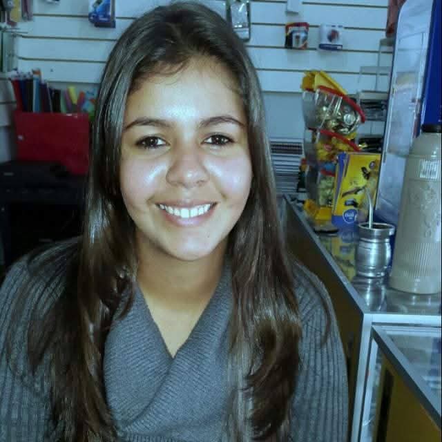 Cecilia Rivarola, cuando trabajaba en la cabina telefónica.