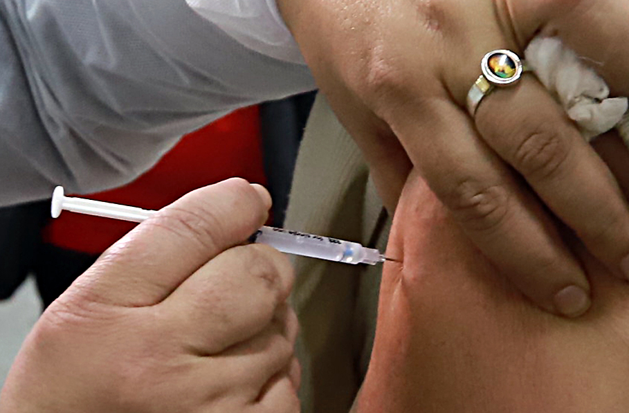 Campaña de vacunación contra la influenza inicia este lunes