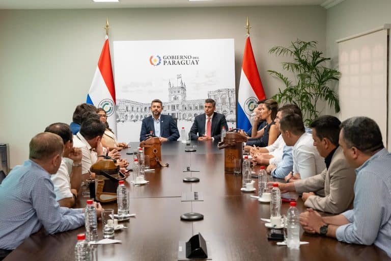 Reunión entre Gobernadores, Intendentes y otras autoridades.