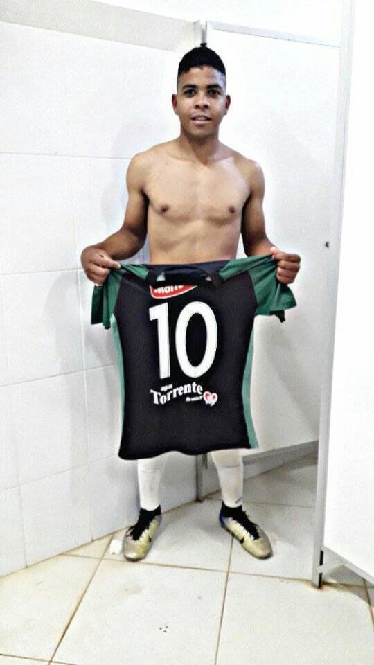 Con la camiseta de Rubio Ñu.