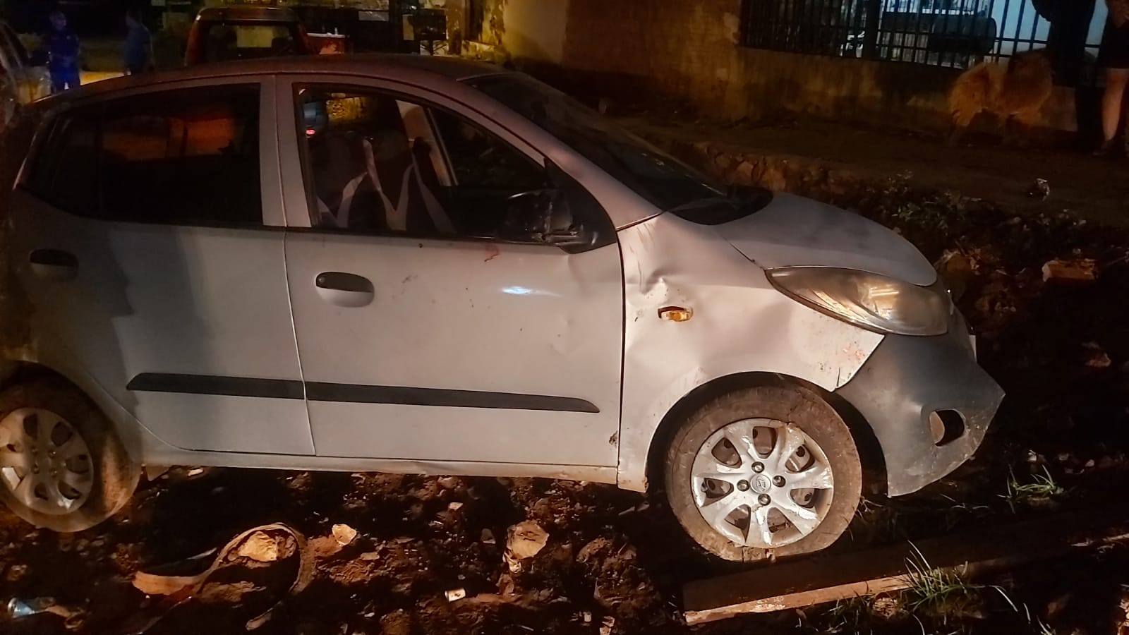 A raíz del ataque, volcó su vehículo. Foto: Gentileza