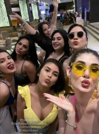 La reina de belleza paraguaya y su grupo de amigas. (Captura de pantalla)