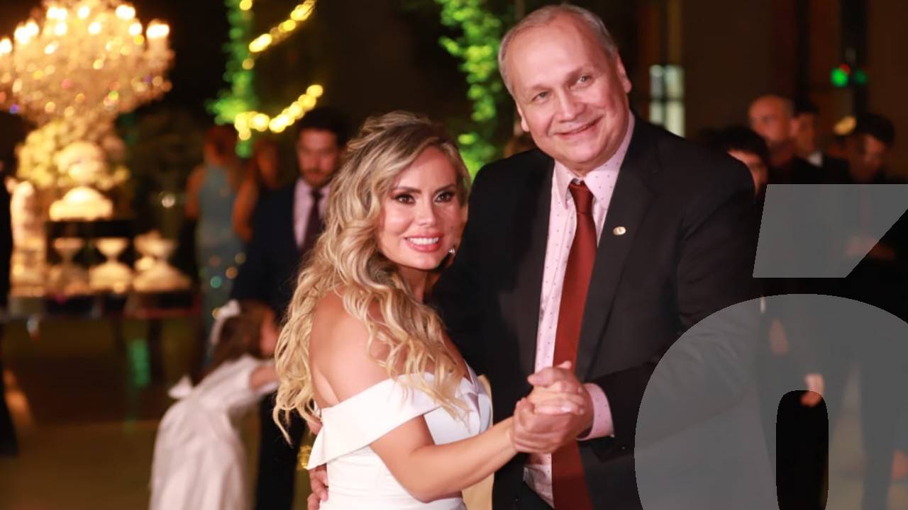 Dahiana bailando el vals con el conductor Mario Ferreiro. Foto: Jorge Jara/NaciónMedia.