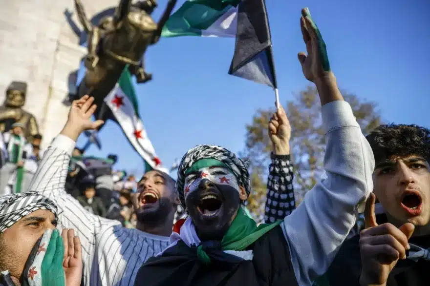 Sirios refugiados salieron a las calles para celebrar. Foto Getileza.