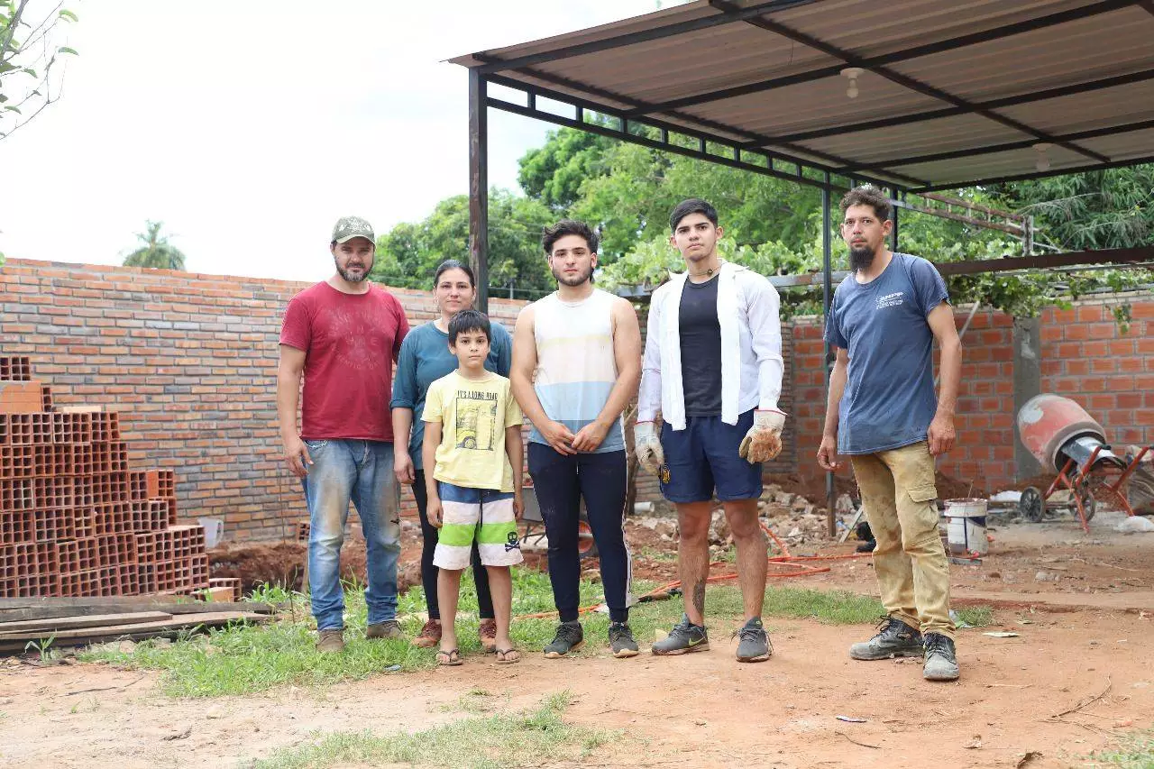 Aquí junto a su familia. (Foto: SNPP)