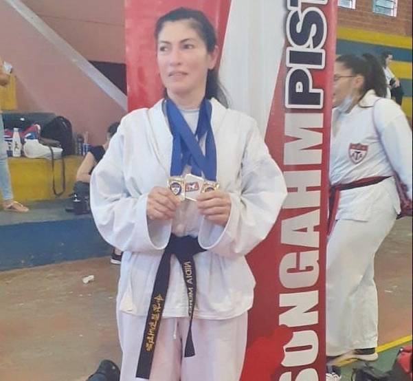 Nidia cuenta que sus dos hijas se sienten orgullosas, por lo que hace con el Taekwondo.