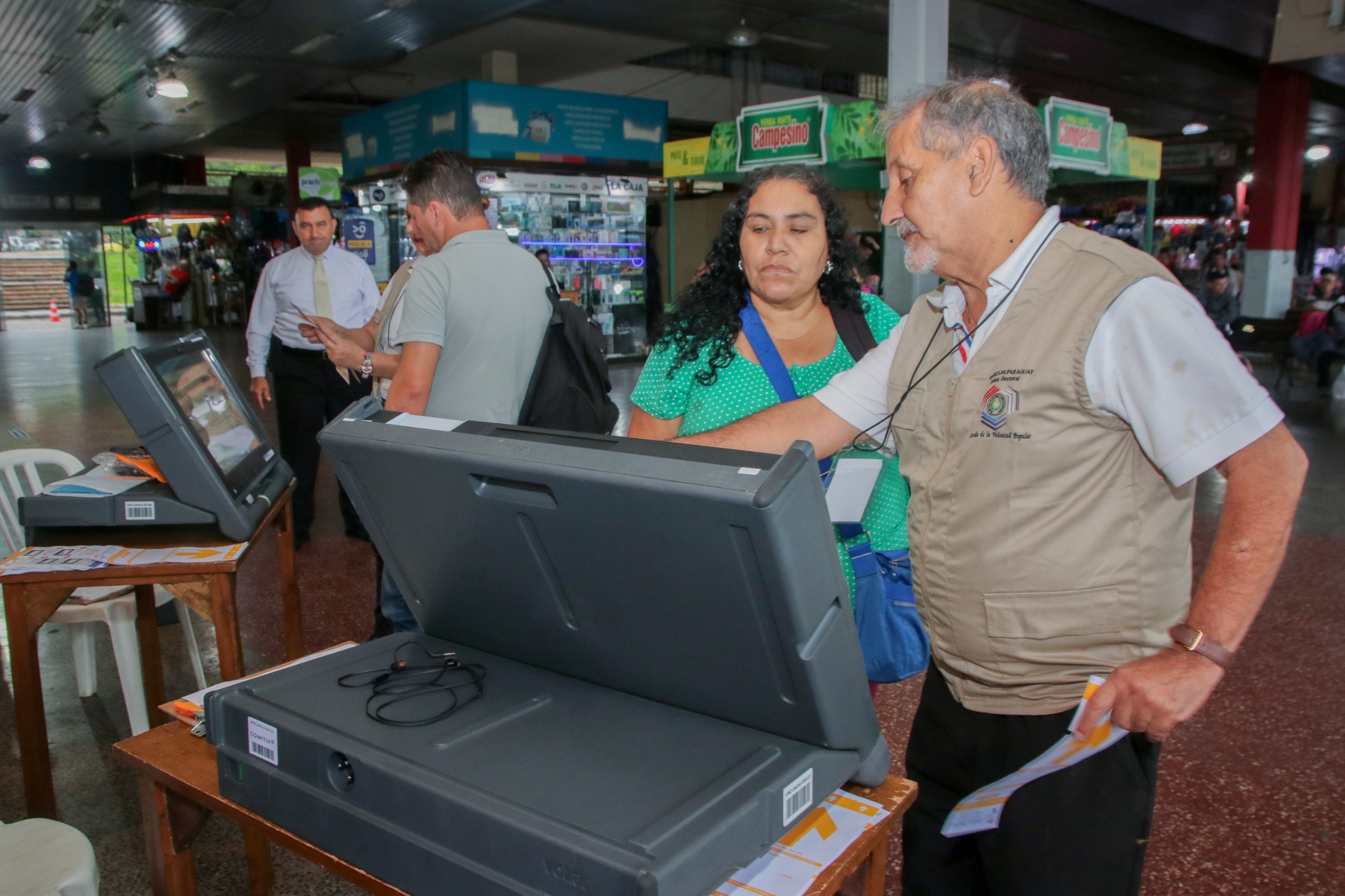 Capacitación ciudadana en la Estación de Ómnibus de Asunción.