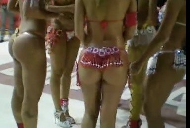 En años anteriores, muchas famosas participaban como invitadas de marcas, en los corsos encarnacenos. Hoy no van.