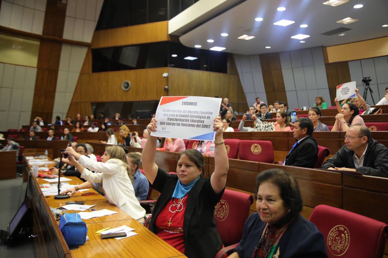 La mayoría de los presentes coincidió estar en contra de la ley actual. Gentileza Prensa-Senado