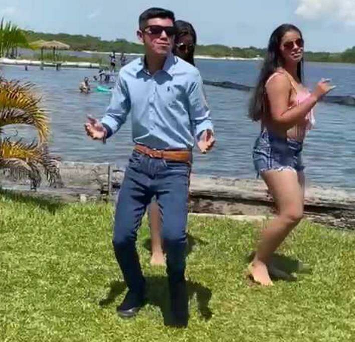 Alder Alcides grabando su videoclip.