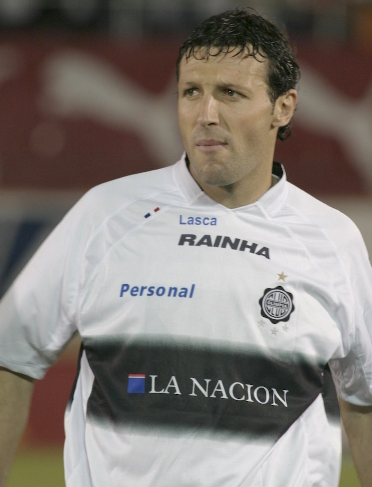 El argentino aportó algunos goles en su paso por Olimpia.