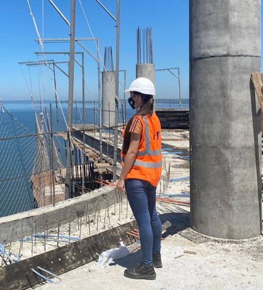 La reina de belleza además de poseer el título, se dedica de lleno voi a la ingeniería civil. (FOTO: @ingridsemeniuk)