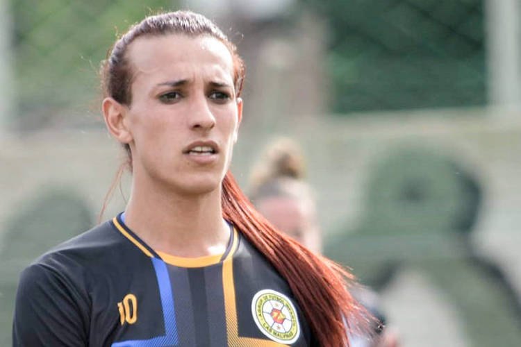 Mara Gómez, la primera trans que chutó en Argentina.