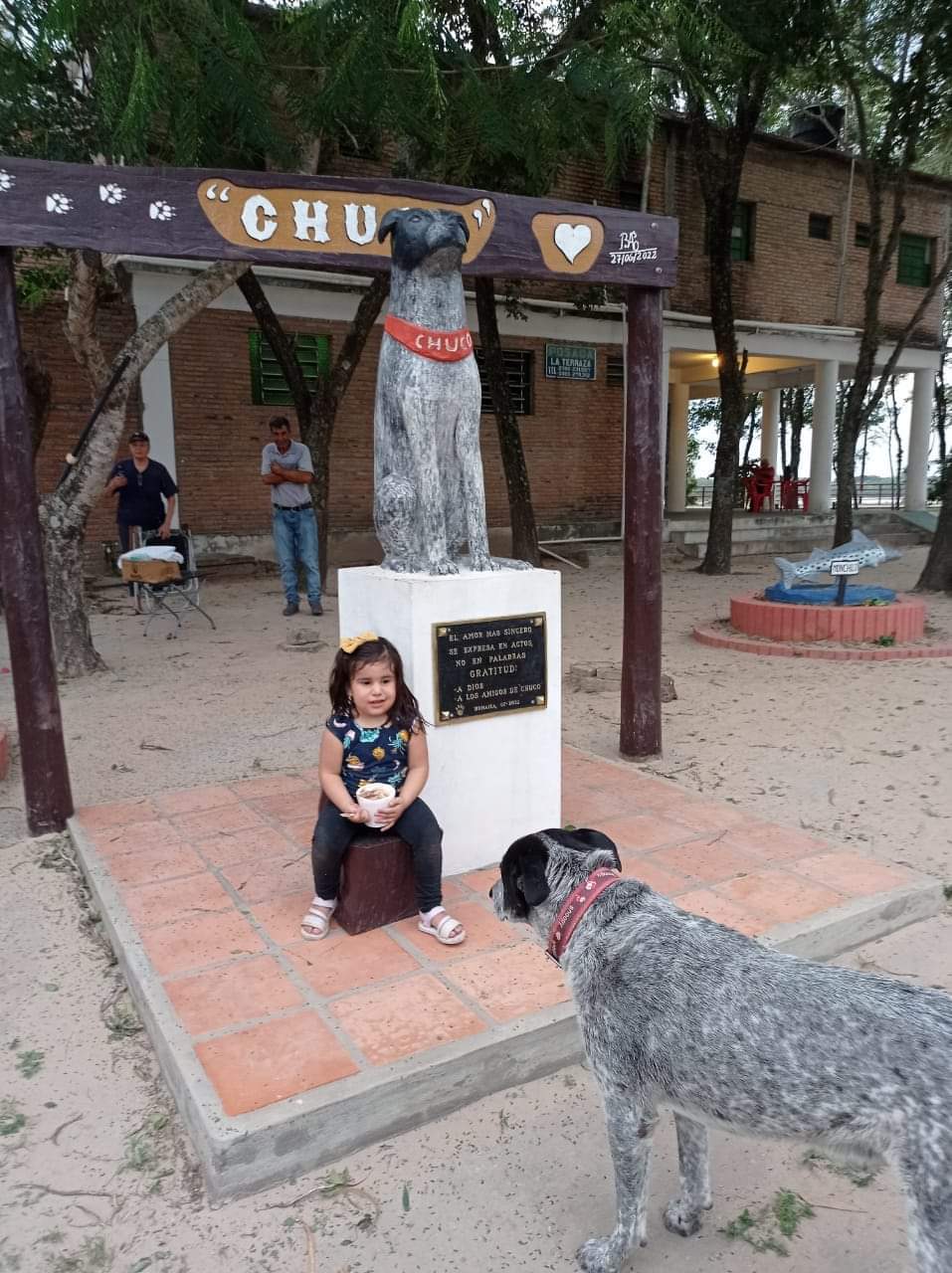 Todos adoran a la leyenda canina.