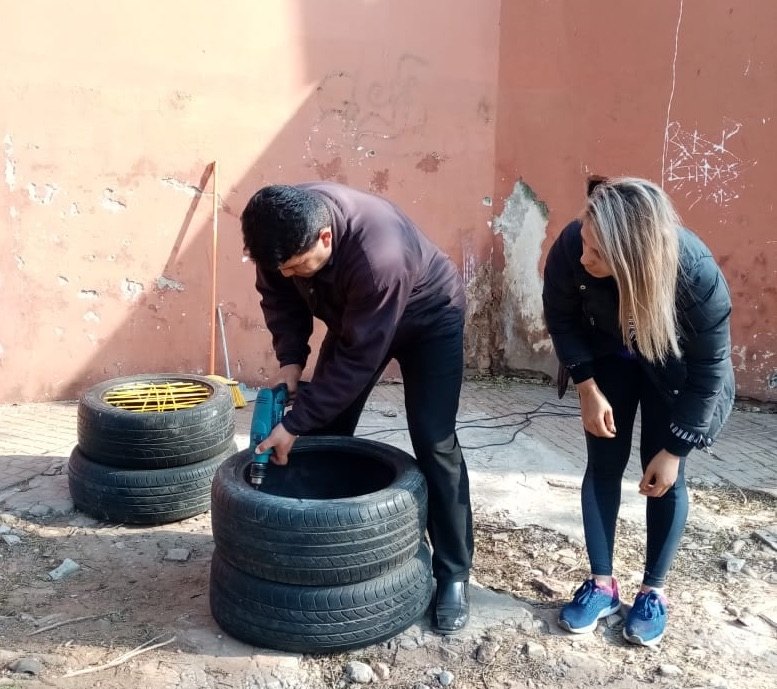 La propia abogada confeccionó los asientos para amamantar, de ruedakue.