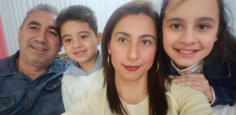 Junto a su familia, Éver lleva adelante un negocio de comida rápida.