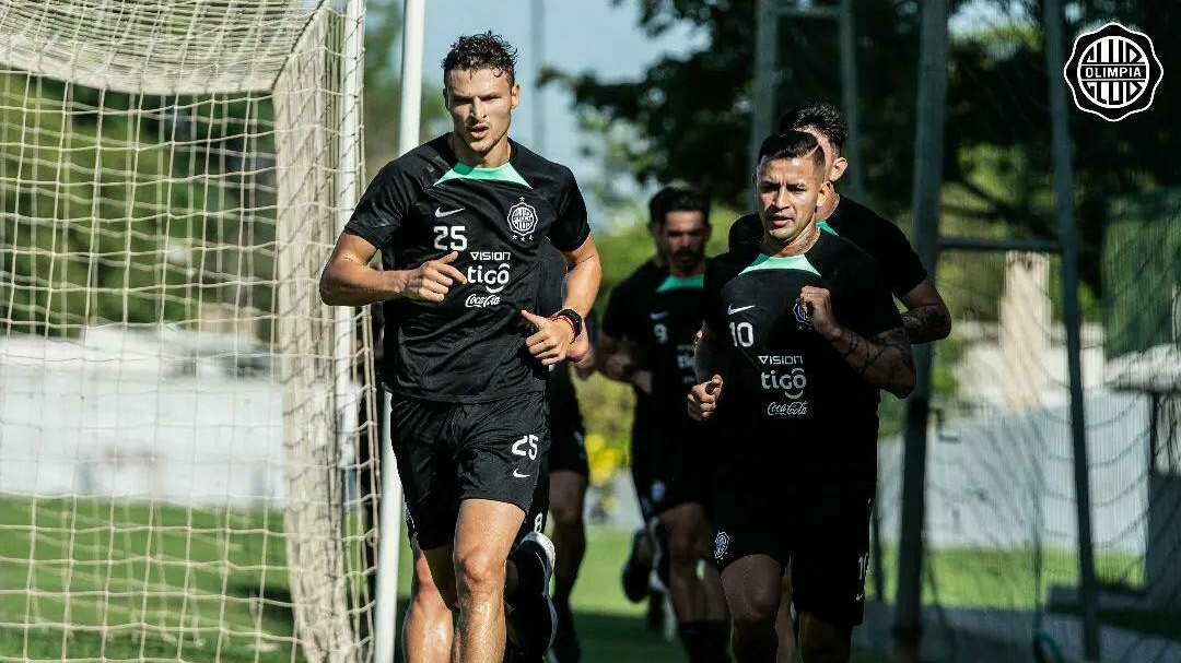 Facundo Bruera y Derlis González sería la dupla de ataque que prepara Julio César Cáceres para arrancar la temporada. (Foto: Club Olimpia)