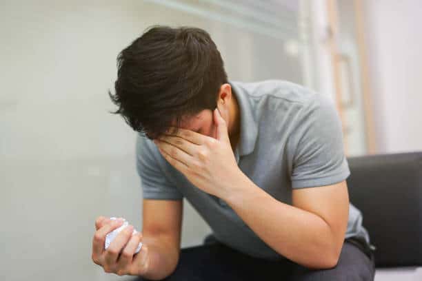 Aunque losadolescentes entienden sus actos, su capacidad para evaluar consecuencias y controlar impulsoseslimitadaen comparación con los adultos.