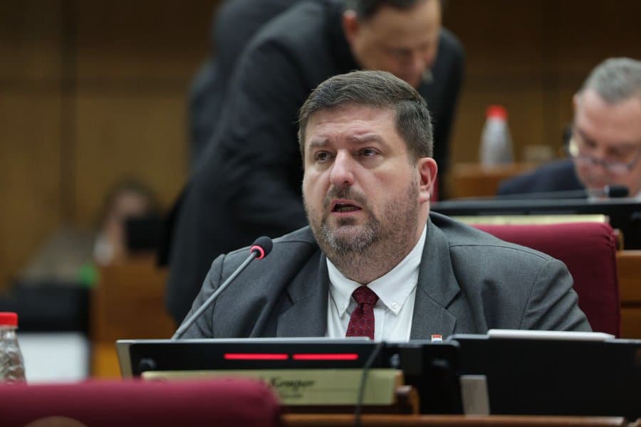 Senador Patrick Kemper, presentó el proyecto en el Senado.