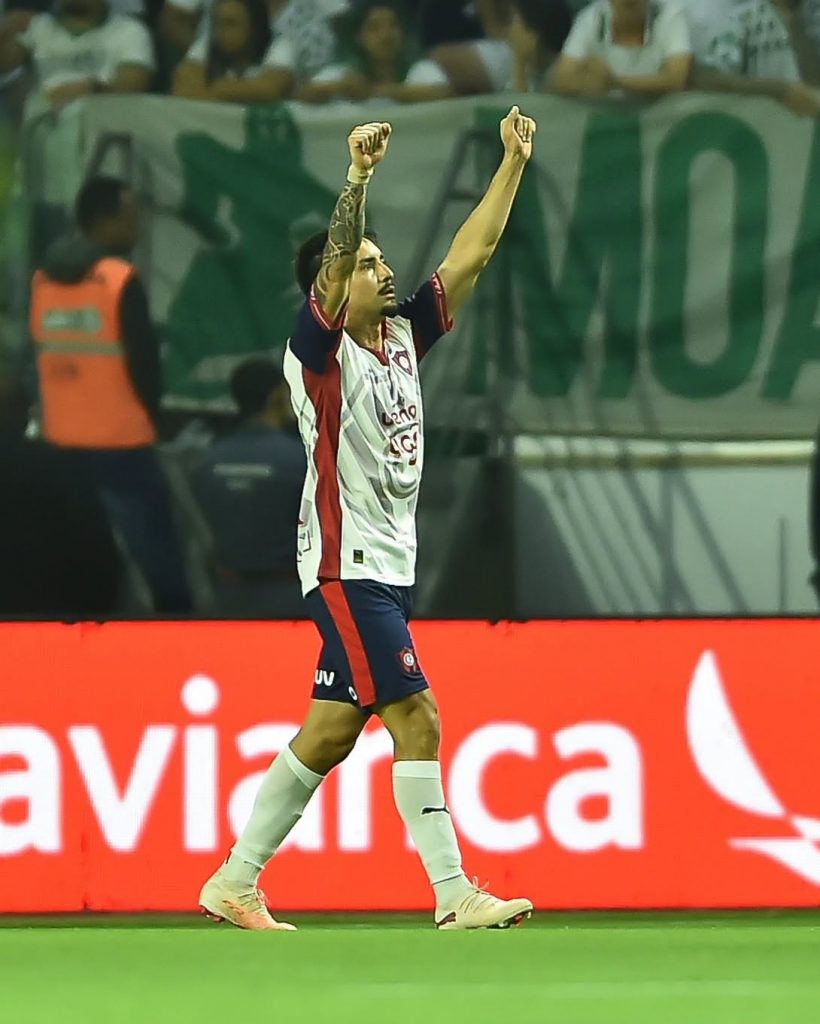 Jonatan celebra el gol que le dio a Cerro el punto del empate. Foto: Conmebol