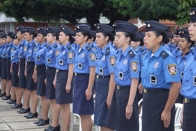 Mujeres policías. (ARCHIVO)