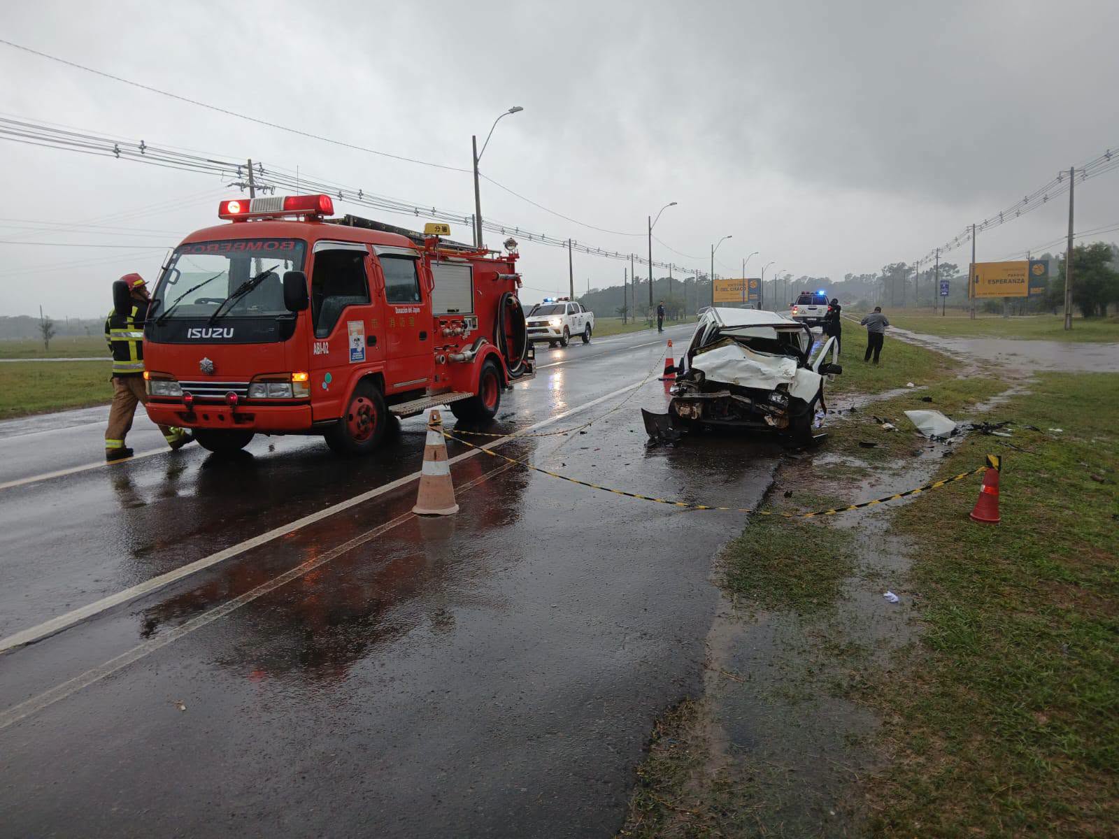 Villa Hayes: grave accidente deja un policía fallecido y dos heridos. Foto: Bomberos de Remansito