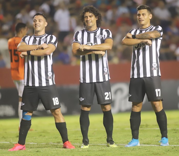 Así festejaron Sebastián Ferreira, Blas Cáceres y Matías Espinoza.