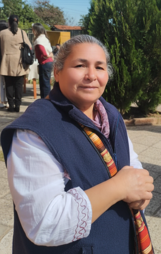 La serenidad de quien encontró su propósito: Marisa Román, una mirada que refleja 24 años de entrega incondicional a los más vulnerables.