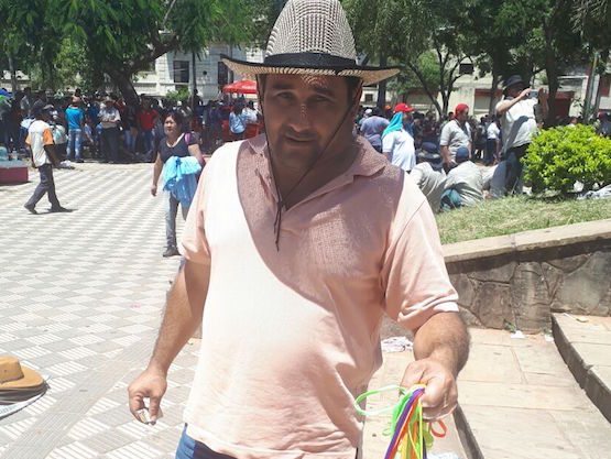 PACIENCIA. Con los años, uno aprende en dónde colocarse en este tipo de eventos y aprovechar al máximo para vender.