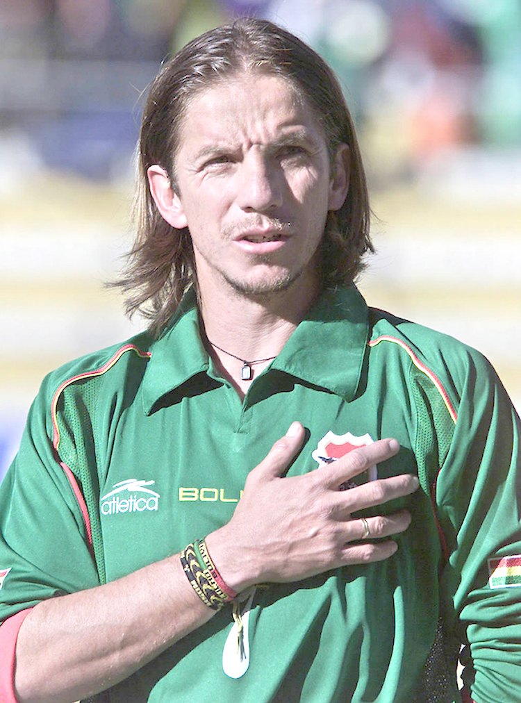 Luis con la camiseta de Bolivia, con la que jugó el Mundial de EE. UU. 1994.