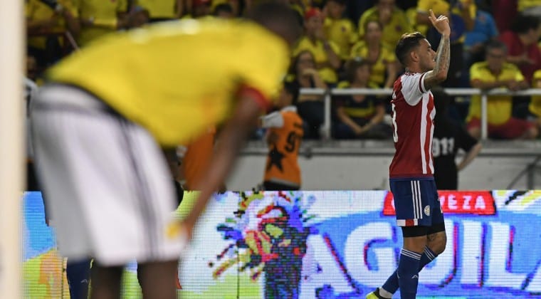 Antonio Sanabria festejando su gol en aquel heroico triunfo ante Colombia en 2017.