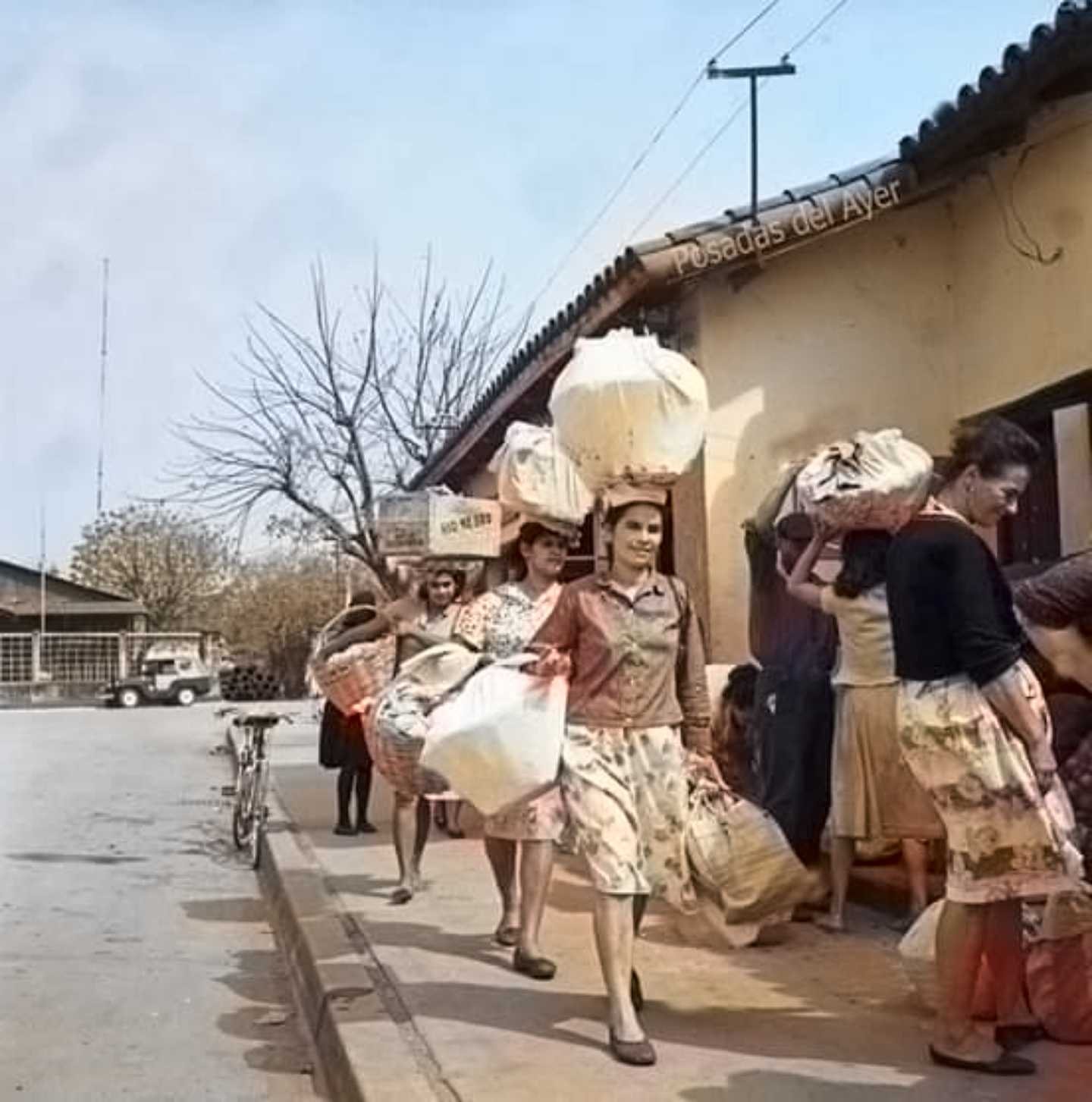 Paseras cruzando desde el puerto de Posadas (Archivo).