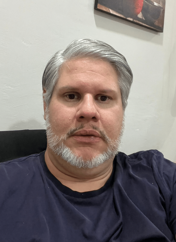Víctor Quintana, psicólogo.