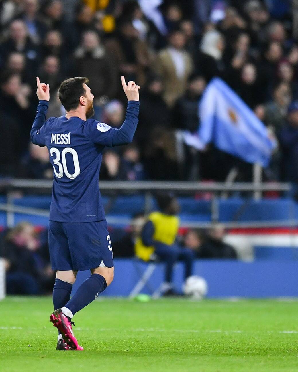 Messi y su festejo con la casaca del PSG. Foto (@PSG_espanol)