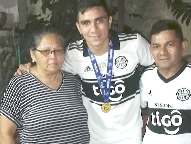 Erik dijo que está siendo apoyado por su familia.