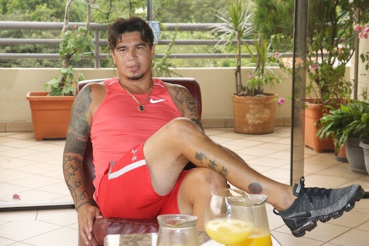 El exgoleador desde la intimidad de su hogar.