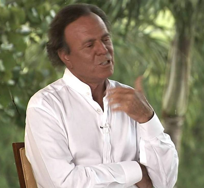 Así es como luce actualmente Julio Iglesias. (FOTO: cnnespanol.cnn.com)