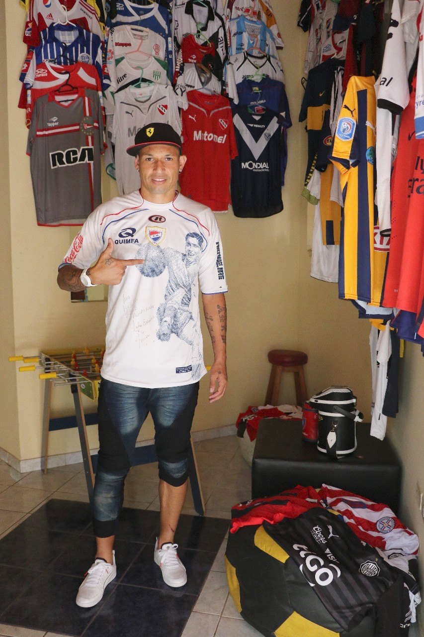Esa colección de camisetas disminuyó.