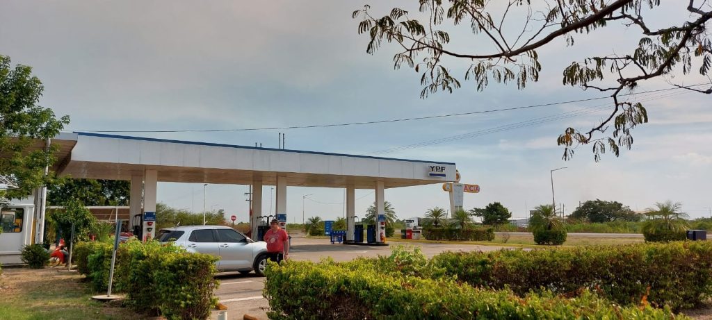 Esta estación de servicios del Automóvil Club Argentino, vende a 1.139 pesos el litro de Nafta de 98 octanos, precio prácticamente igualado al cobrado en Paraguay.