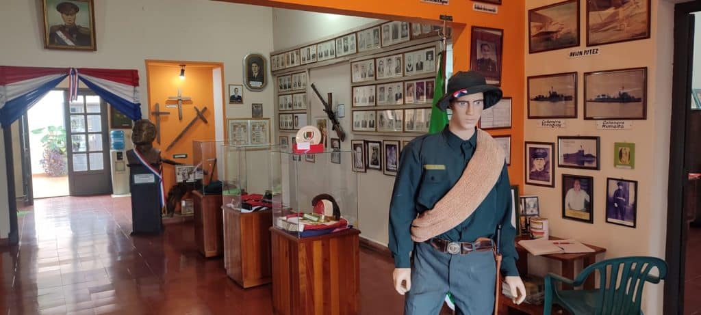 Interior del Museo, que guarda reliquias de la Guerra del Chaco (Paraguay-Bolivia, 1932-35)