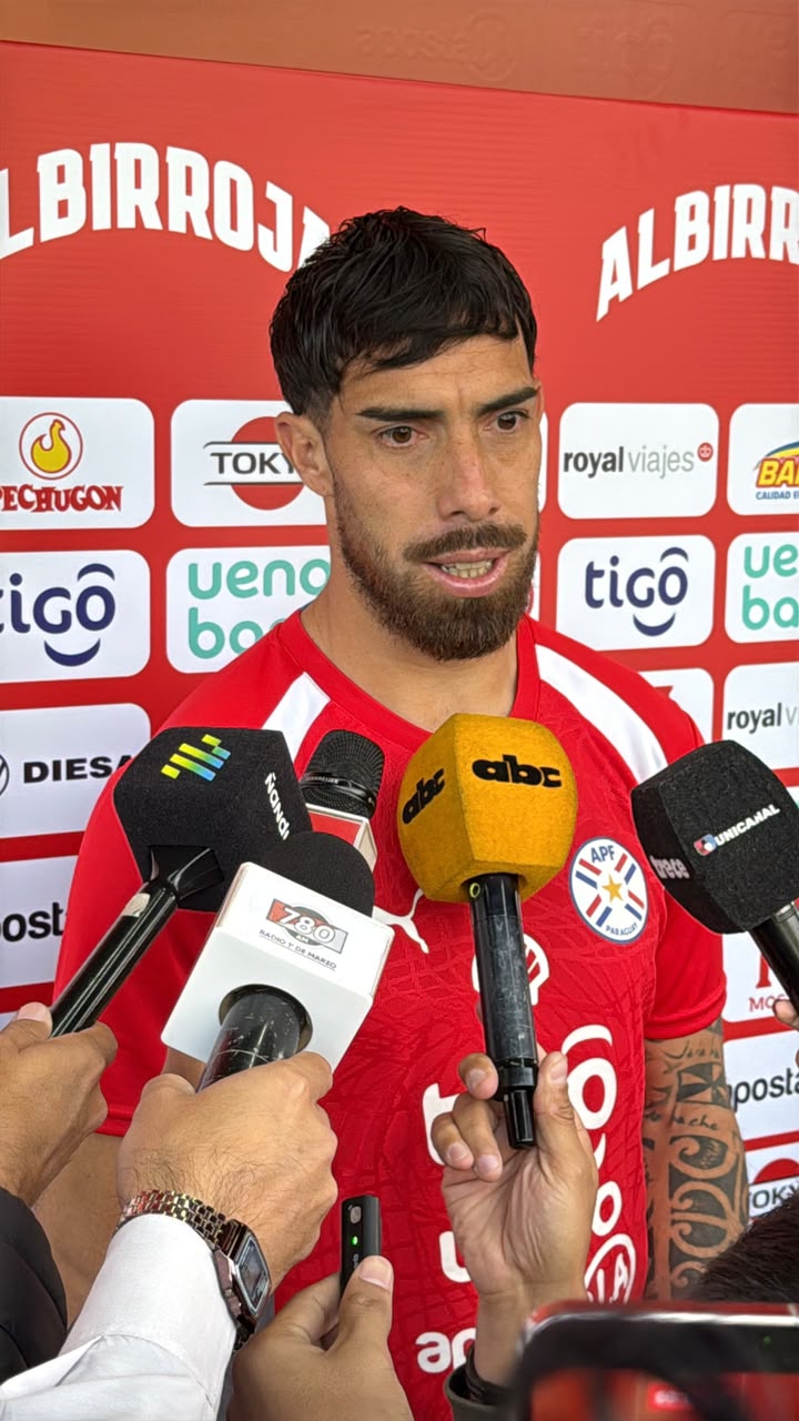 El delantero Gabriel Ávalos habló en zona mixta. Foto: Marcelo Lopez/Trece