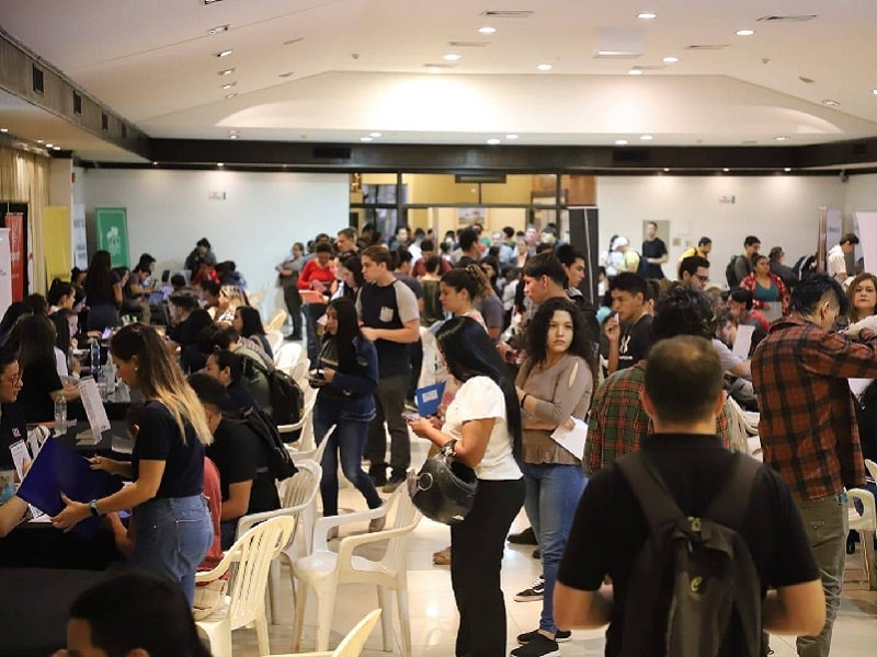 La feria de empleos de la Expo abrió la posibilidad de empleos a más de mil personas.
