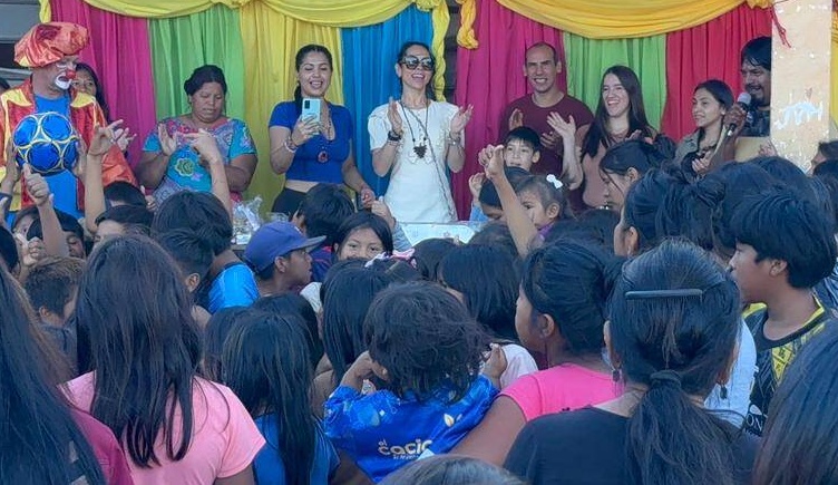 Jennifer Ruiz Díaz armó una fiesta infantil con los maka. Así festejó su cumple.