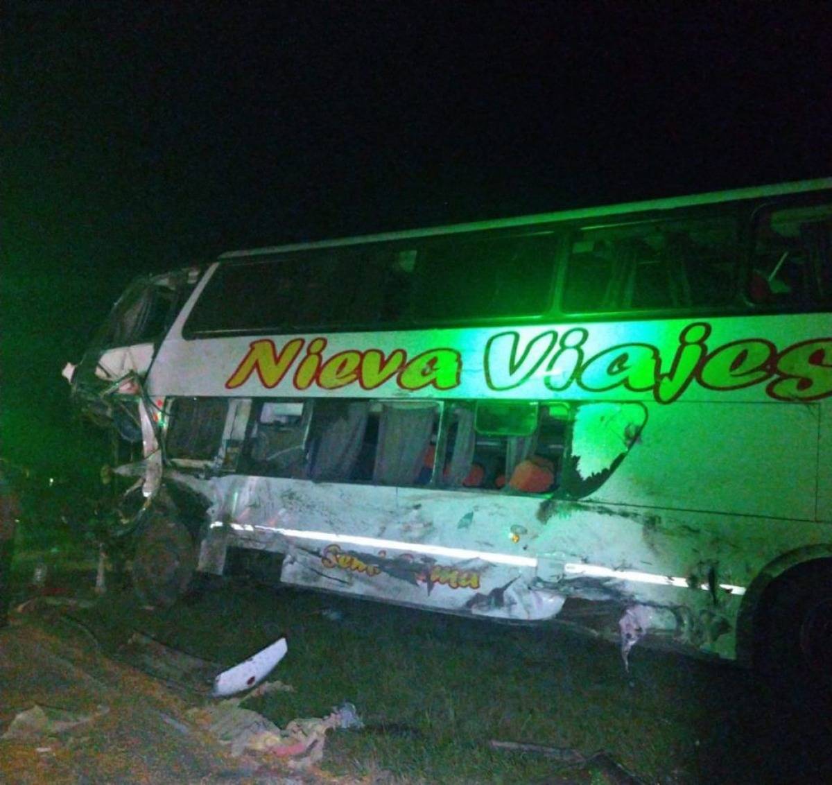 Imagen captada en la madrugada, poco después del trágico suceso. (Foto: Norte y Noticias del Paraná)