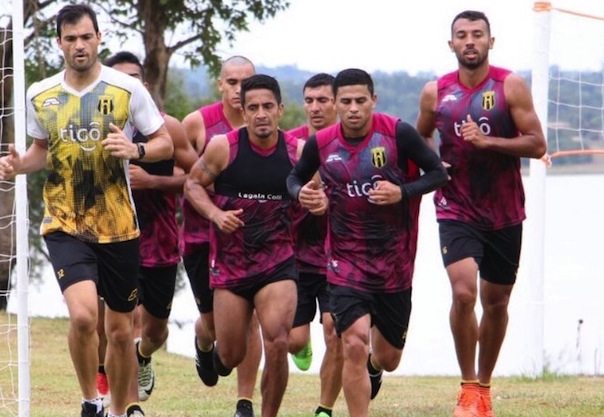 UNO MÁS. Desde que llegó, Sebastián Saja se mostró como uno más del plantel aborigen.